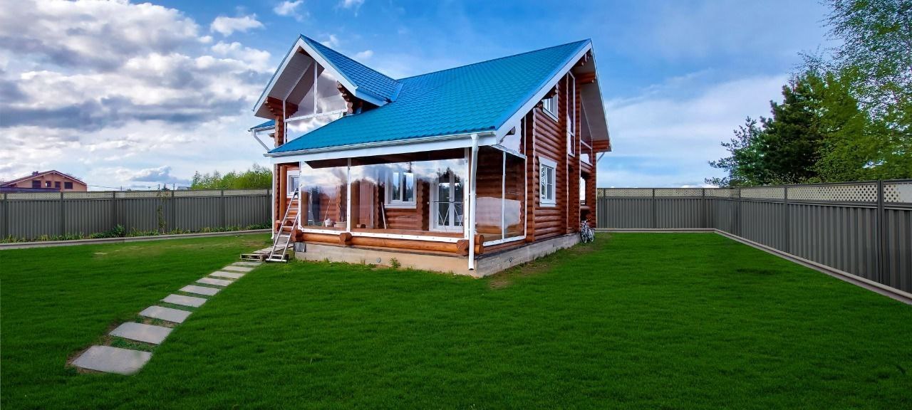 Мягкие окна на веранде загородного дома в Кременках